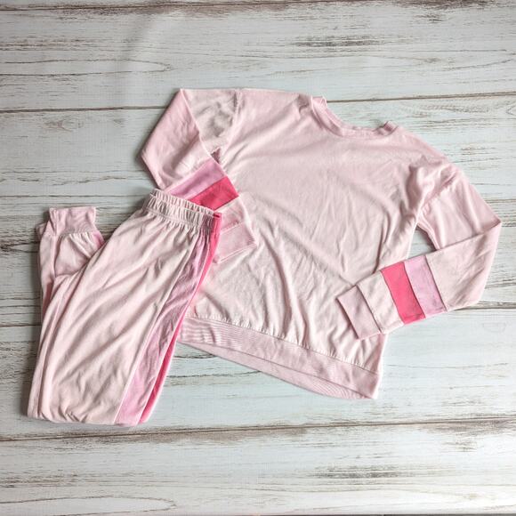 Children's Place Mommy and Me Woman's Velour Lounge Set sz Small - Picture 1 of 6